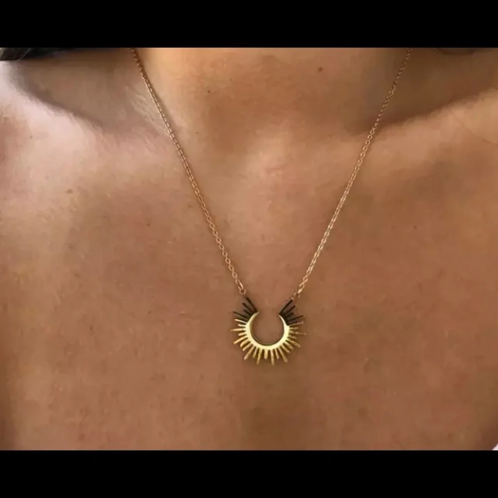 Sunrise Pendant Gold - Picture 2 of 2